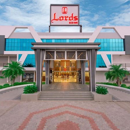 Lords Eco Inn Morbi Екстер'єр фото