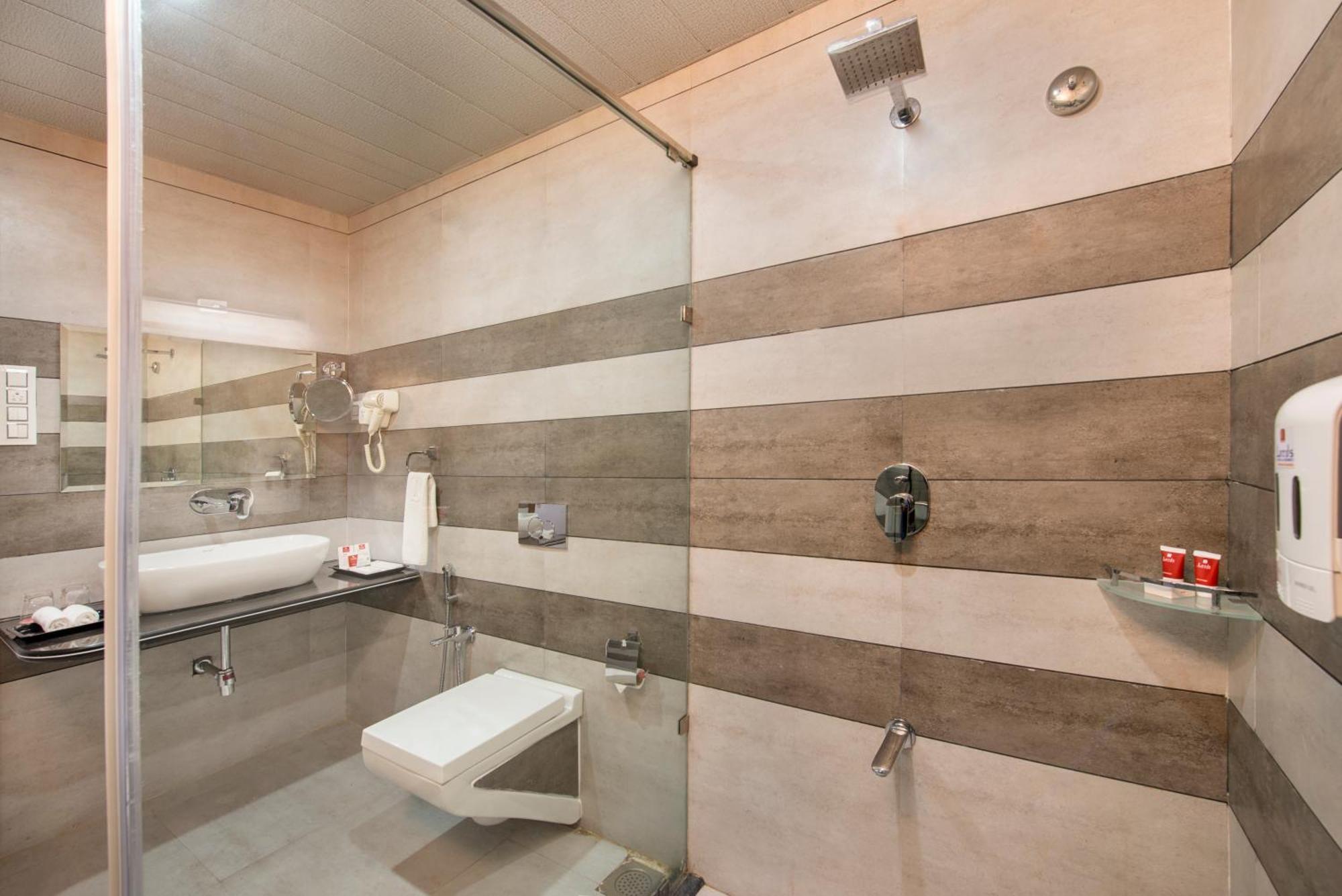 Lords Eco Inn Morbi Номер фото