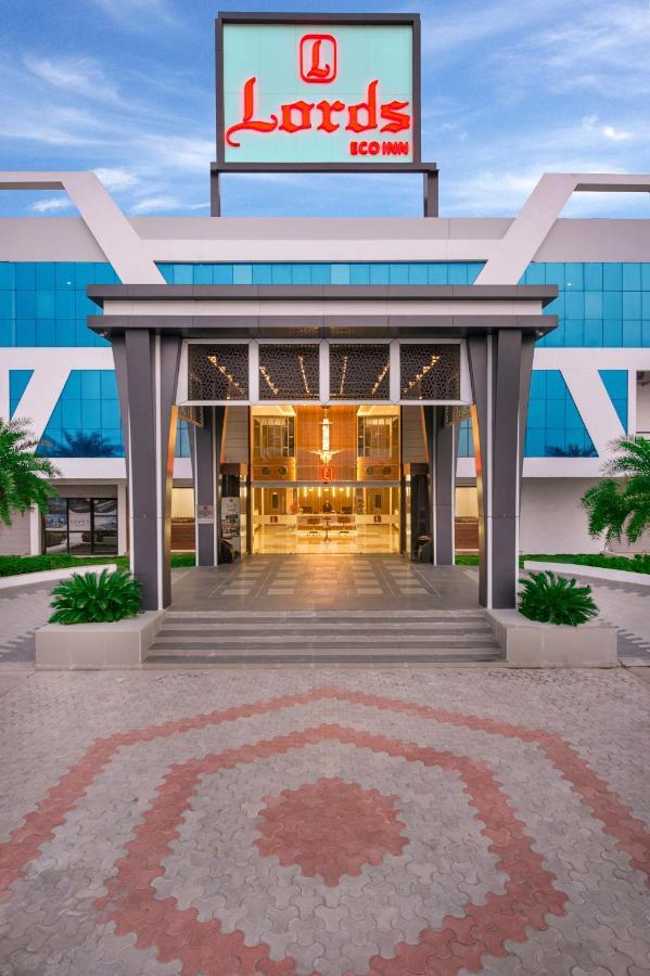 Lords Eco Inn Morbi Екстер'єр фото