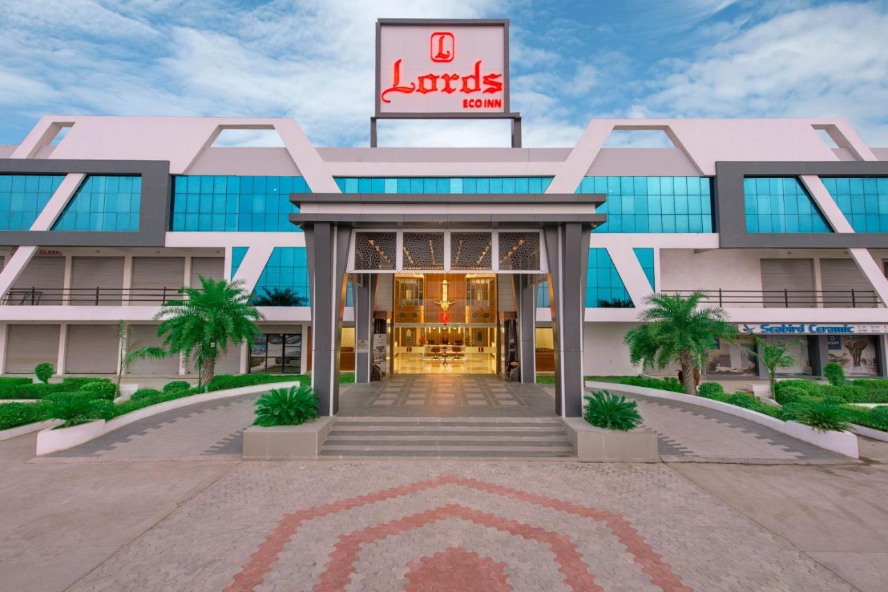 Lords Eco Inn Morbi Екстер'єр фото