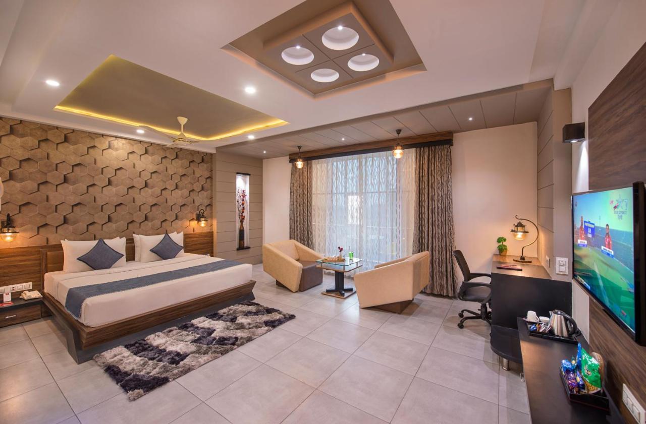 Lords Eco Inn Morbi Екстер'єр фото
